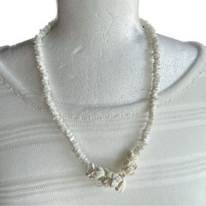 ➷ 5/$25 Beach Vibes Shell Necklace